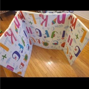 Kids play mat
